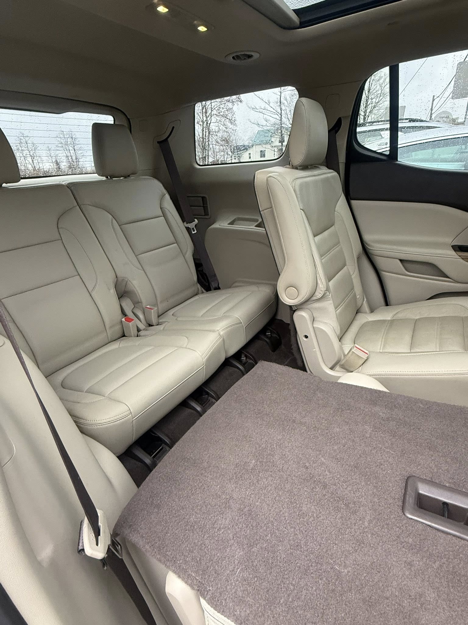 2017 GMC Acadia Denali photo 10