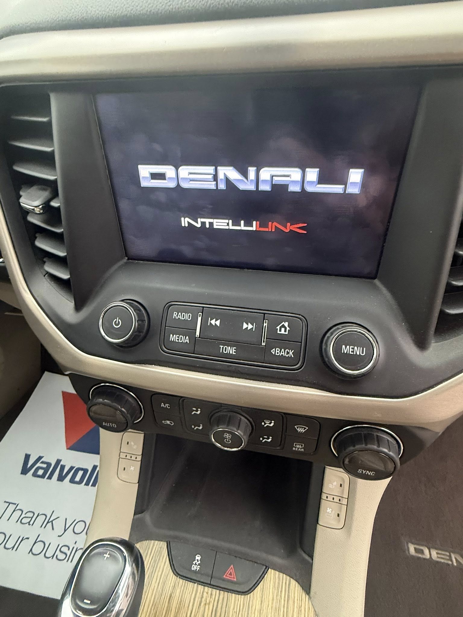 2017 GMC Acadia Denali photo 12