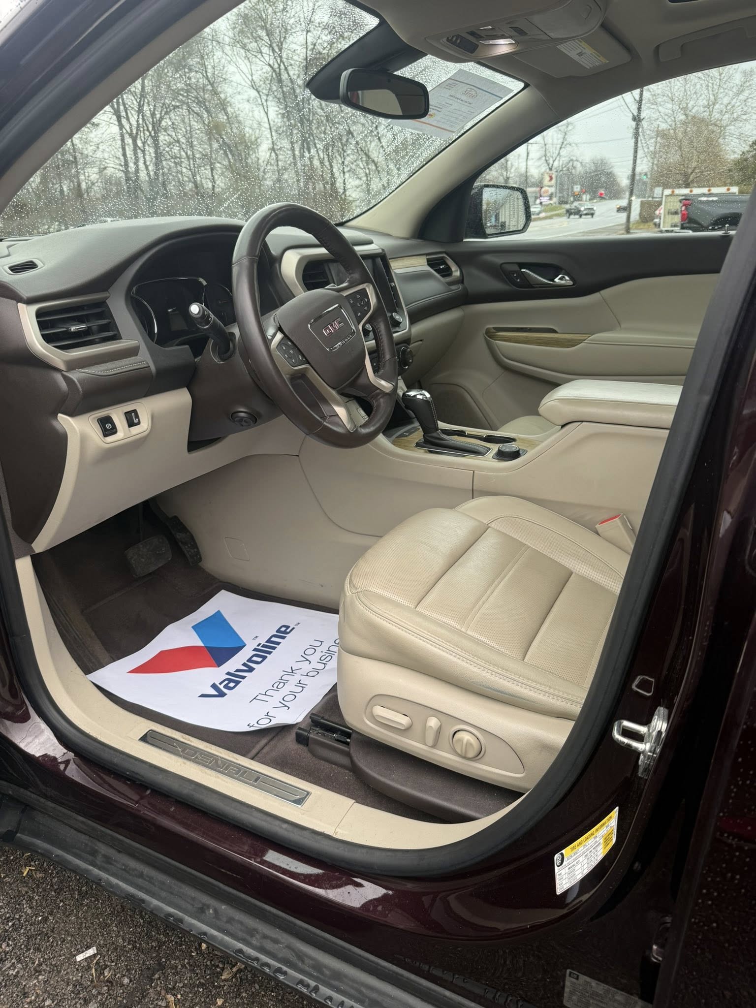 2017 GMC Acadia Denali photo 5