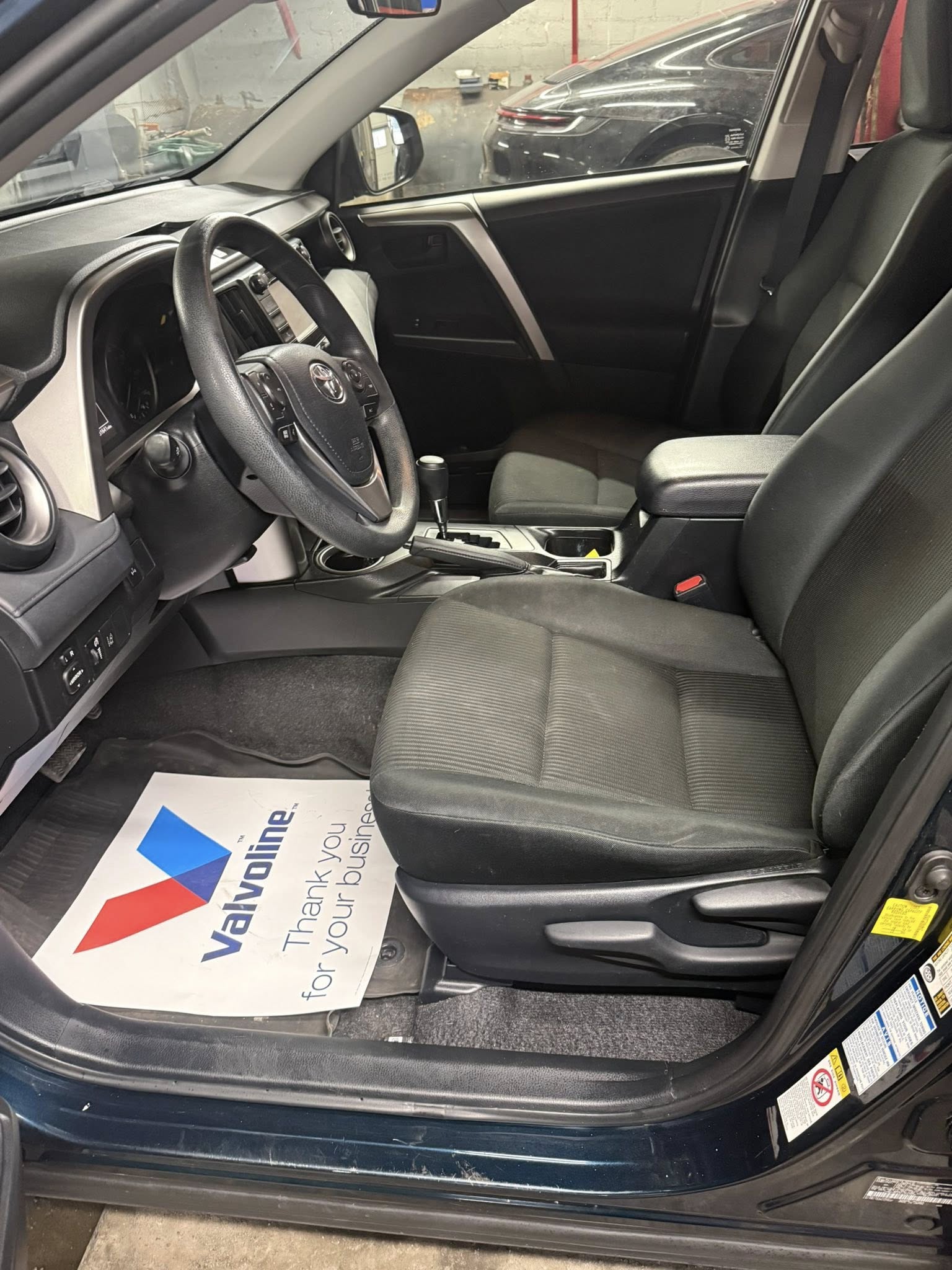 2018 Toyota RAV4 photo 5